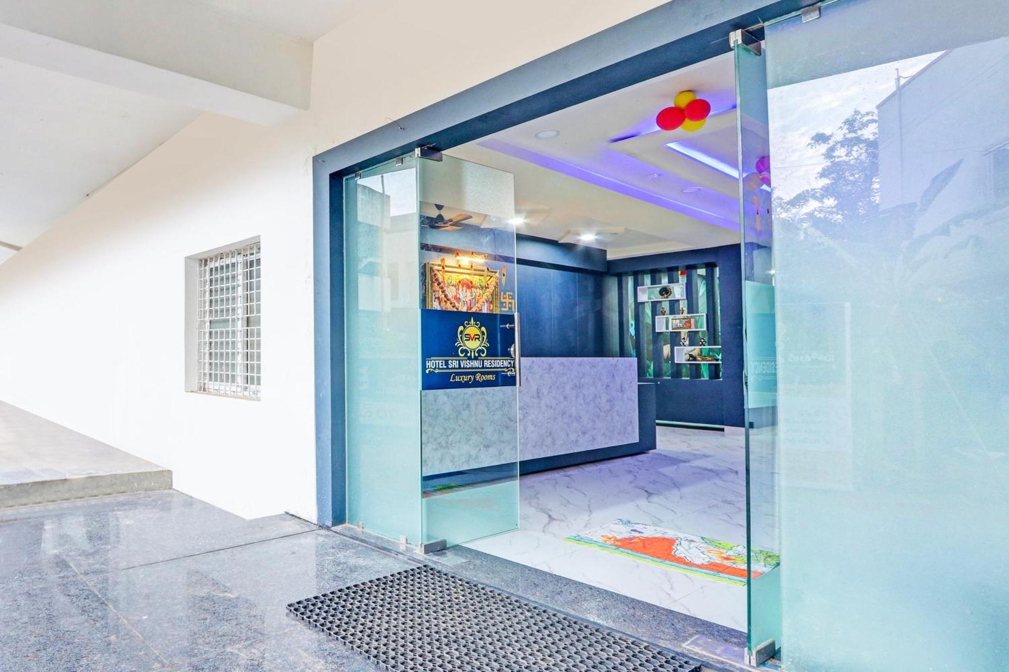 Kottapalli Super Hotel O Sri Vishnu Residency מראה חיצוני תמונה